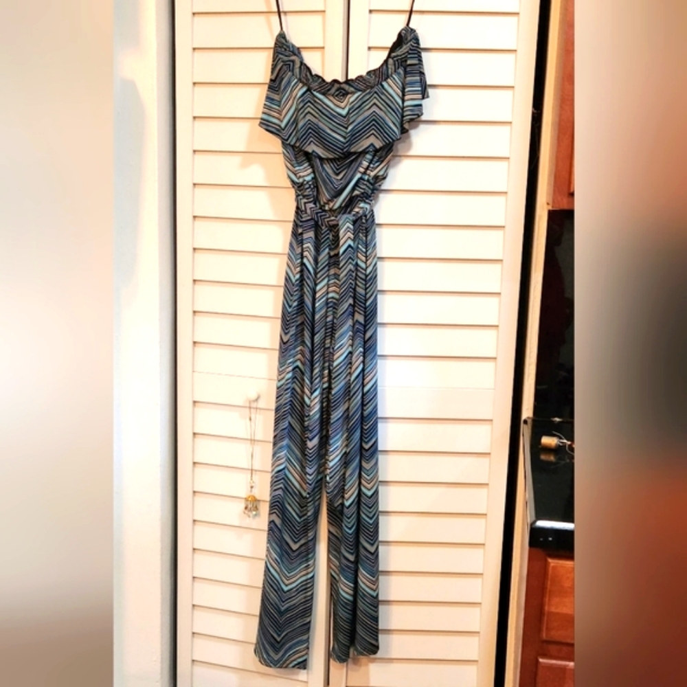 White House Black Market Iff the shoulder Jumpsuit M